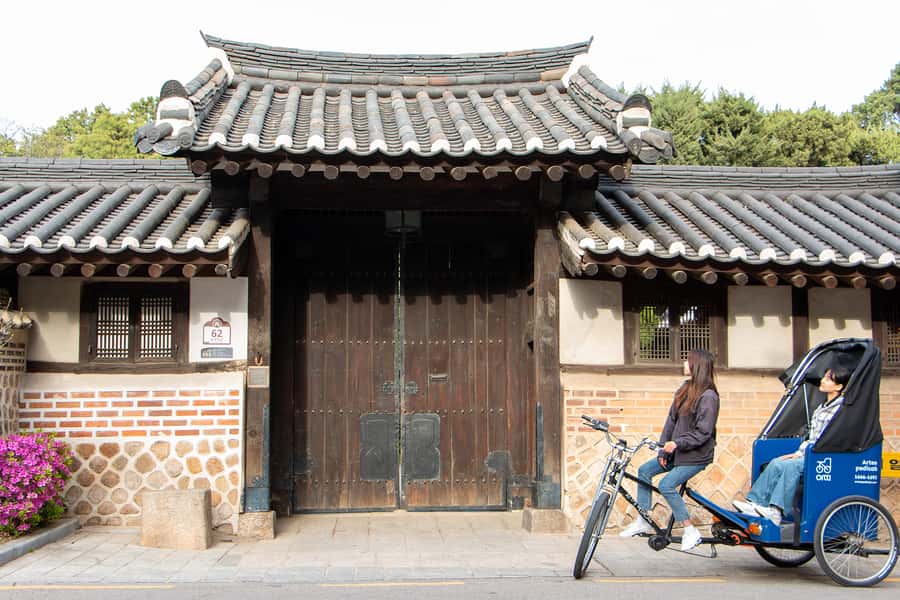 Seoul Private Pedicab Tour : Bukchon Anguk Hanok Village - What you’ll see: Hanok lanes, Seochon alleys, and palace walls