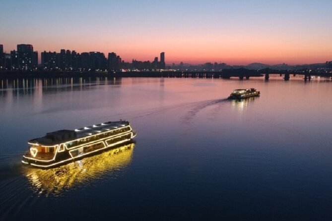 Seoul Private Tour: Palace, Bukchon, Insadong & Han River Cruise - Bukchon Hanok Village: what to look for in 50 minutes