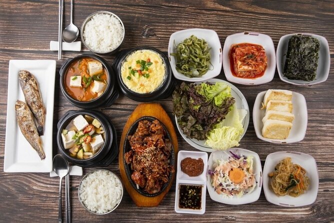 Seoul Private Tour: Palace, Bukchon, Insadong & Han River Cruise - Price and value: what $245 really covers