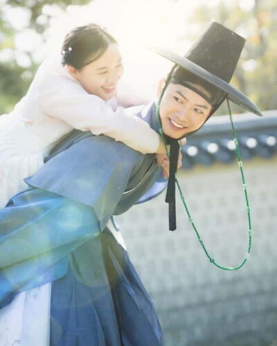 Seoul: Professional Hanbok Photography at Gyeongbok Palace - From Hanbok Store to Palace Entrance: How the Timing Really Flows