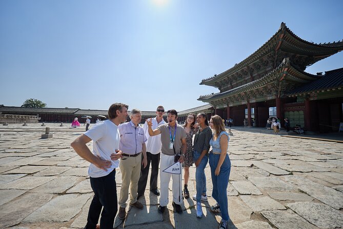 Seoul Royal Palace,Bukchon Hanok Village & Gwangjang Market Feast - Guide Factor: When the Human Touch Makes the Day