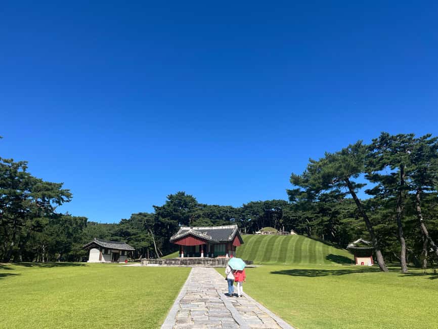 Seoul: Royal Tomb of King Sejong & Icheon Ceramic (EG Tour) - Icheon Ceramic Art Village: your take-home souvenir comes from your hands