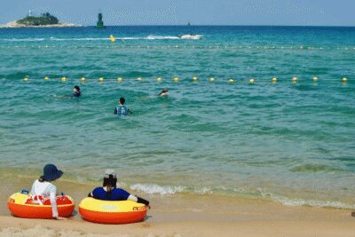 Seoul: Sokcho beach, market, hot spring and Seorak Cable Car - Getting There: Round-Trip Transport with a Real Return Plan