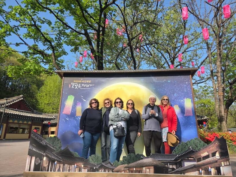 Seoul: Suwon Hwaseong, Folk Village, & Starfield Library - Hwaseong Haenggung palace shows: royalty without the museum fog