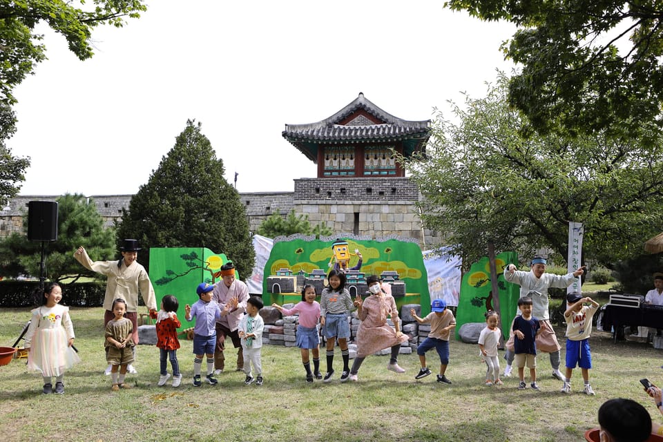 Seoul: The 62nd Suwon Hwaseong Cultural Festival Day Tour - Should you book this Suwon festival day tour from Seoul?