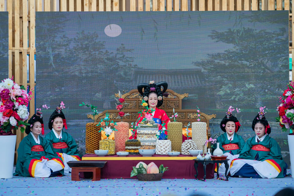 Seoul: The 62nd Suwon Hwaseong Cultural Festival Day Tour - The guide factor: how you get more out of the fortress and filming spots