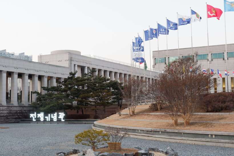 Seoul: War Memorial, Jogyesa Temple & Tapgol Park Tour - Afternoon Seoul in One Route: War Memorial to Tapgol Park