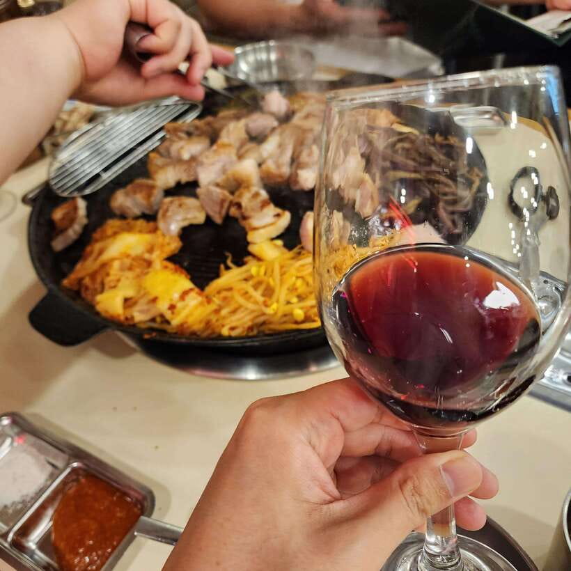 Seoul: Wine & Korean BBQ, Perfect Pairing Dinner in Sinchon - Korean Drinking Manners 101 (So You Know What’s Up)