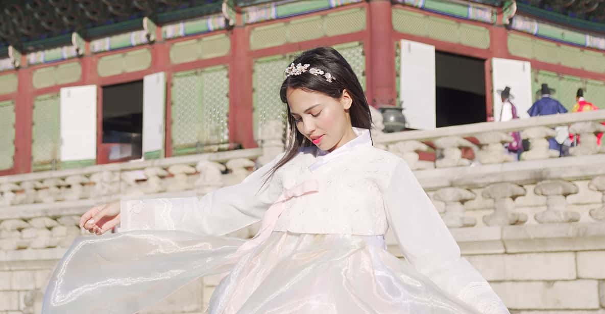 Seoul : Your Personal Photographer in Gyeongbokung - Meeting at Gyeongbokgung Station Exit 4 (and why that matters)
