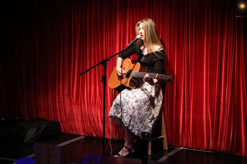 Seoul’s Stars: Open Mic with Local & International Talent - The Open Mic Part: Watching vs. Performing