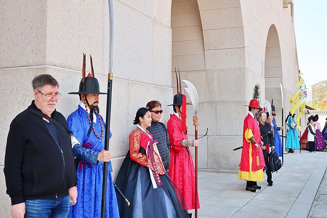 Small-Group Seoul Tour with Gyeongbokgung Palace (hotel pick-up) - How the morning starts: pickup, pace, and why 3.5 hours works