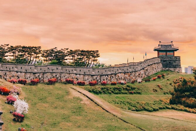 Suwon Hwaseong Fortress & Jangtaesan Full-Day Tour: Autumn Leaves - Market time: Korean food in a local, unscripted mood