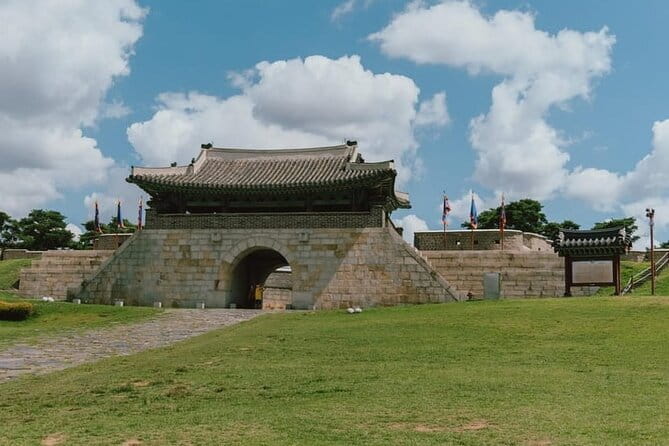 Suwon Hwaseong+Gwangmyeong Cave+Starfield Library from Seoul - A Suwon day trip with four moods, not one big lecture