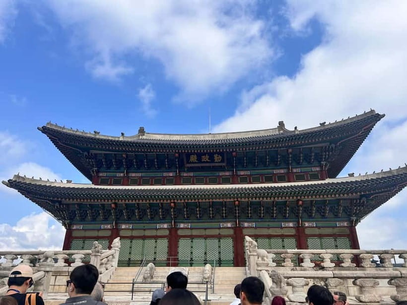 Time Travel in Seoul: Gyeongbokgung, Folk Museum & Bukchon - Should you book Time Travel in Seoul with Minari Travel?