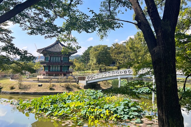 Time Travel in Seoul: Gyeongbokgung Palace, Folk Museum & Bukchon - Key Highlights You’ll Feel Right Away