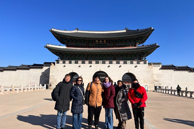 Time Travel in Seoul: Gyeongbokgung Palace, Folk Museum & Bukchon - What a Max-6 Group Really Changes