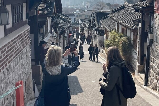 Tour Seoul’s oldest district with a storyteller from Bukchon - Cafe Onion Anguk: Architecture That Spans Centuries