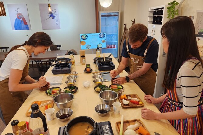 Traditional Korean 6-Dish Cooking Class + Hidden Alley Tour Seoul - Timing, meeting point, and the logistics that matter