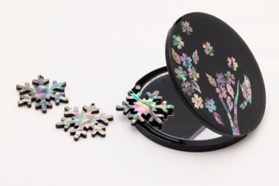 Traditional Korean Mother-of-Pearl Craft Workshop - Choosing your souvenir: mirrors, keychains, hair accessories, and boxes