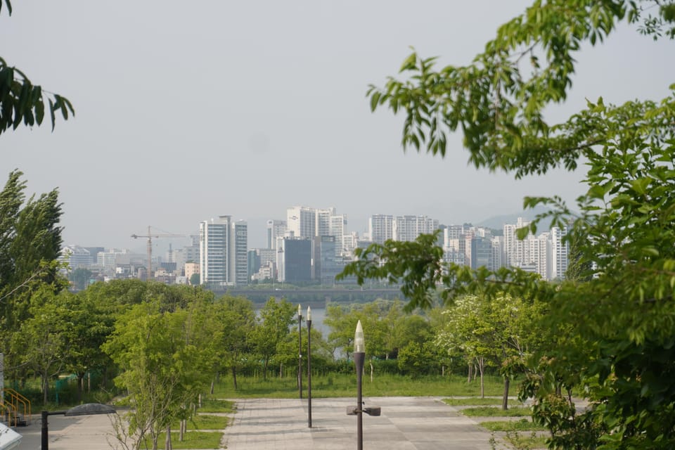 Unique Native Experience : Han River Picnic, Board game, BBQ - Key highlights you’ll feel right away