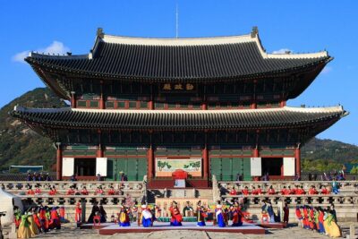 Walking Tour with Gyeongbokgung Palace, Bukchon, Insadong - Insadong in the afternoon: shops, lunch choices, and tea-house time
