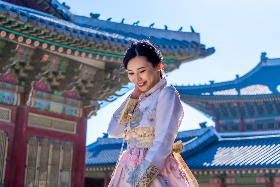 Your Personal Seoul Photographer! - Bukchon Hanok Village and Samcheong-dong streets: traditional charm with real camera direction